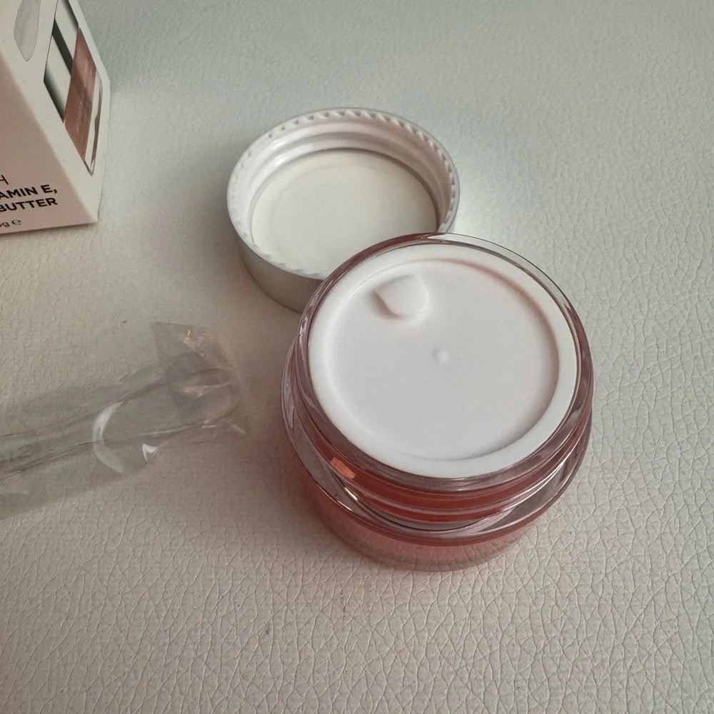 Sigma hydro melt lip mask
